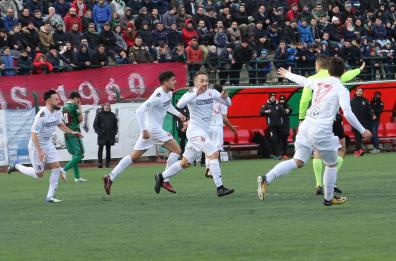 La mani del Bari sulla serie C
dopo 100 minuti di passione 