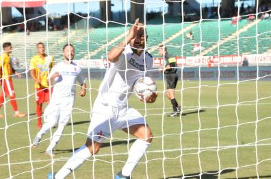 Il Bari perde l'imbattibilità. La Cittanovese vince 3-2