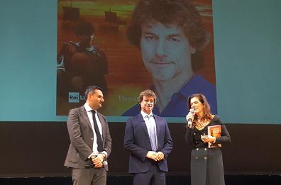 Alberto Angela a Bari: bagno di folla al Petruzzelli per la lectio magistralis