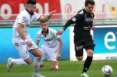 Scontri tra tifoserie: domiciliari per ultras Bari