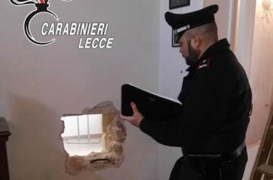 Caprarica, irrompono nell'ufficio postale da un buco nel muro e rubano 18mila euro