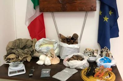 Rodi, una santabarbara nei locali dei carri del Carnevale: arrestato 30enne