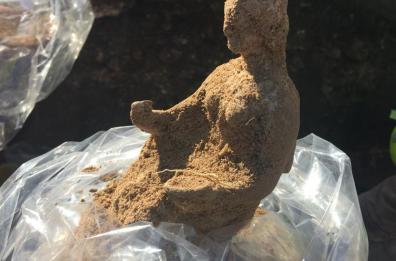 Bari, vasi, terracotte e corredi funerari: scoperta necropoli romana 