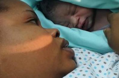 Mandata via dal «Cara» nigeriana partorisce appena giunta in Salento