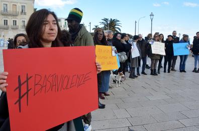 Bari, Megane agli investigatori: «Così lui mi ha presa a botte»