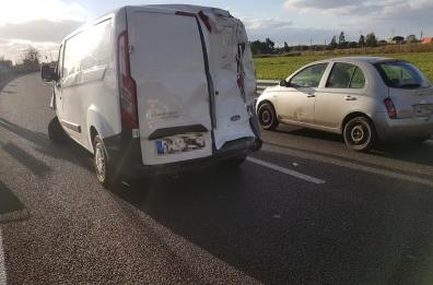 Tir perde bombola di GPL e causa incidente: 5km di coda sulla Brindisi-Lecce