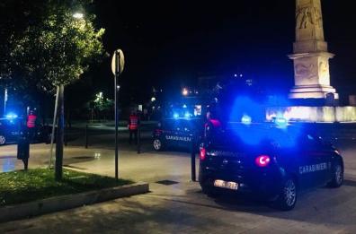 Lecce, si fingono poliziotti e rapinano ristoratore: via con la fuoriserie