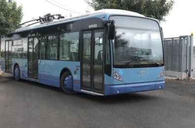 Minore senza biglietto, autista non lo fa salire sul bus: denunciato