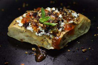 Franco Pepe, il miglior pizzaiolo al mondo, porta la pizza fritta dolce a Conversano