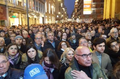 Bari, Meloni in piazza per Melchiorre: «Partito con Fitto? Dopo le europee»