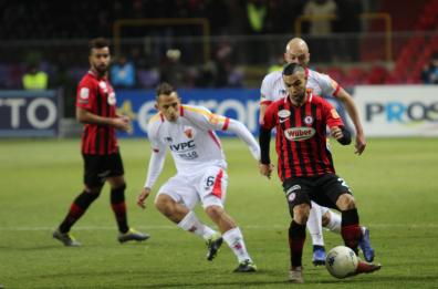 Serie B, pari per Foggia e Benevento, finisce 1-1