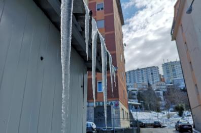 Potenza come la Siberia: temperature sotto lo zero e spuntano le stalattiti