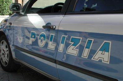 Matera, minaccia di farsi saltare in aria per evitare lo sfratto: donna salvata da polizia