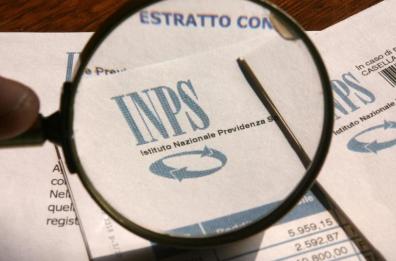 Fasano, «Vuoi la pensione quota 100? Dammi mille euro». Denunciato titolare patronato