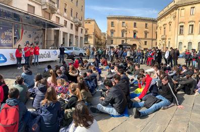 Una vita da Social: gli studenti salentini di MaBasta al fianco dell'iniziativa della Polizia contro il cyberbullismo