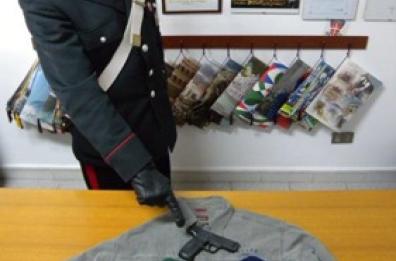 Acquaviva, tenta di rapinare due farmacie con pistola giocattolo: arrestato