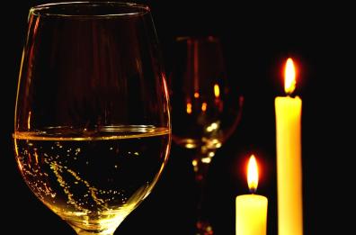 A Bari arriva la cena «a occhi chiusi»: a servire ai tavoli camerieri non vedenti