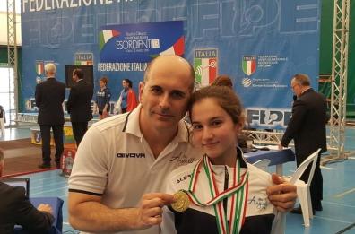 Alessia, 13 anni di Bari, ha vinto il titolo italiano nel sollevamento pesi