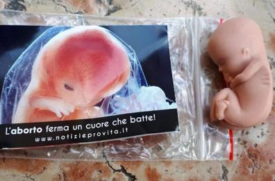 Se il gadget di Verona è un feto di plastica