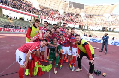 Bari-Gela, fotoracconto della vittoria: i gol, l'esultanza, gli spalti