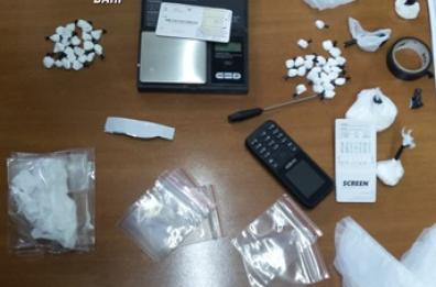Andria, insospettabile commerciante arrestato per spaccio
