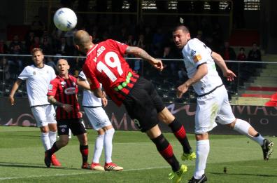 Foggia vince in casa con Spezia grazie a gol di Iemmello