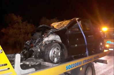 Bari, auto si ribalta e si schianta sull'A14: 2 morti e un ferito grave