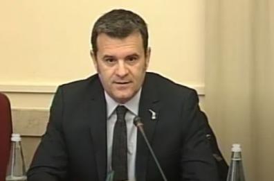«I ciliegi non si infetteranno. Superficialità su Xylella»: l'intervista al ministro Centinaio