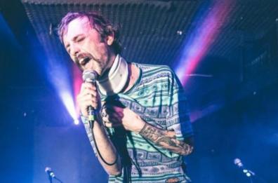 Auroro Borealo: il cantante più «stonato» del mondo in concerto a Bari