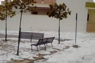Surano imbiancata ad aprile: sembra neve ma è grandine