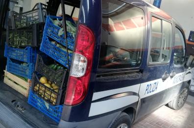 Monopoli, patate e piselli sequestrati a commerciante abusivo: in beneficenza a mensa