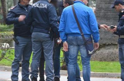 Bari, controlli polizia vicino stazione e ateneo: 1 denuncia