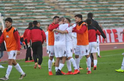 Il Bari giocherà col 4-4-2
avanti Simeri e Iadaresta