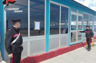 Ginosa Marina, chiosco e parcheggio senza autorizzazioni: sequestrato stabilimento balneare