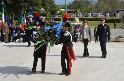 Bari, il 25 aprile al Sacrario dei Caduti.  Presidio di «Bari antifascista»