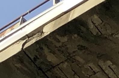 Potenza, il ponte Musmeci si sgretola e nessuno interviene