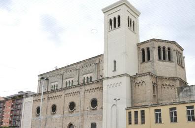 Bari, figlio del boss arriva in chiesa per la Prima Comunione su una Ferrari rossa: polemiche