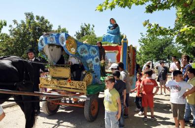 Matera, arriva la Bruna dei piccoli: 90 bambini all'assalto del Carro