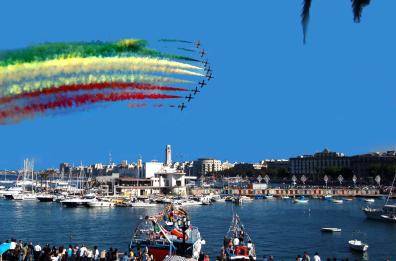 Bari, il giorno delle Frecce tricolori: nell’Air Show anche l’F35
Segui la nostra diretta dalle 16.30