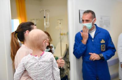 Bari, Oncoematologia pediatrica
le Frecce tricolori donano un sorriso