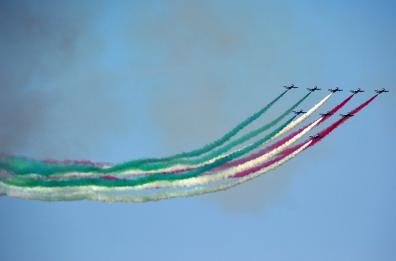 Le Frecce Tricolori volano su Bari nel giorno di San Nicola - Rivedi la diretta