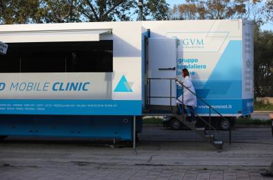 Bari, screening cardiologici gratuiti in piazza in clinica mobile