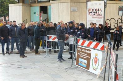 Brindisi, serrata dei commercianti sulla chiusura di corso Garibaldi