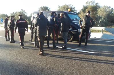 Cisternino, banditi sparano a portavalori e fuggono con 31mila euro