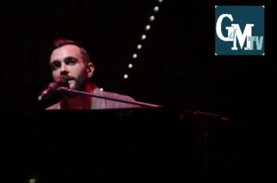 Mengoni convince Bari: sold-out al PalaFlorio, nel pubblico anche Ermal Meta