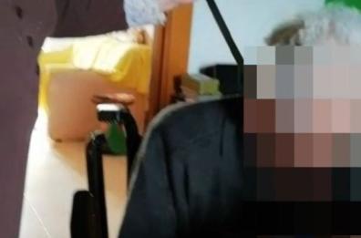 Matera, minacciava il marito disabile con un coltello: arrestata