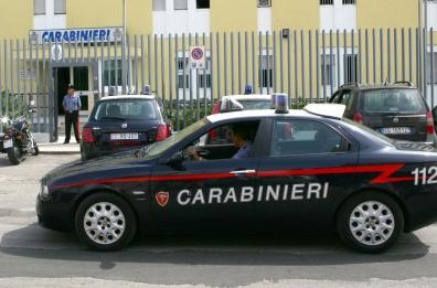 Neviano, picchia la madre e aggredisce i Cc: arrestato 26enne