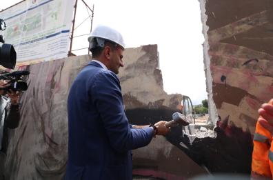 Bari, abbattuto il muro di via De Bellis dell'ex Caserma Rossani
