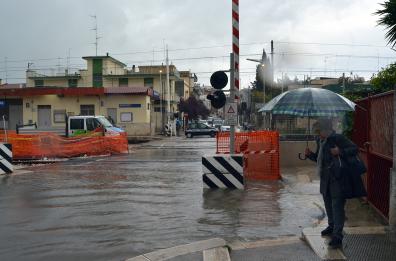Maltempo, forte temporale si abbatte nel Barese: Modugno sott'acqua