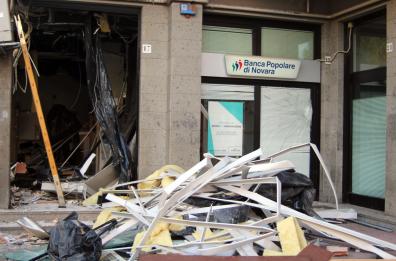 Foggia, bomba alla Banca Popolare di Novara: i ladri si portano via il bancomat
